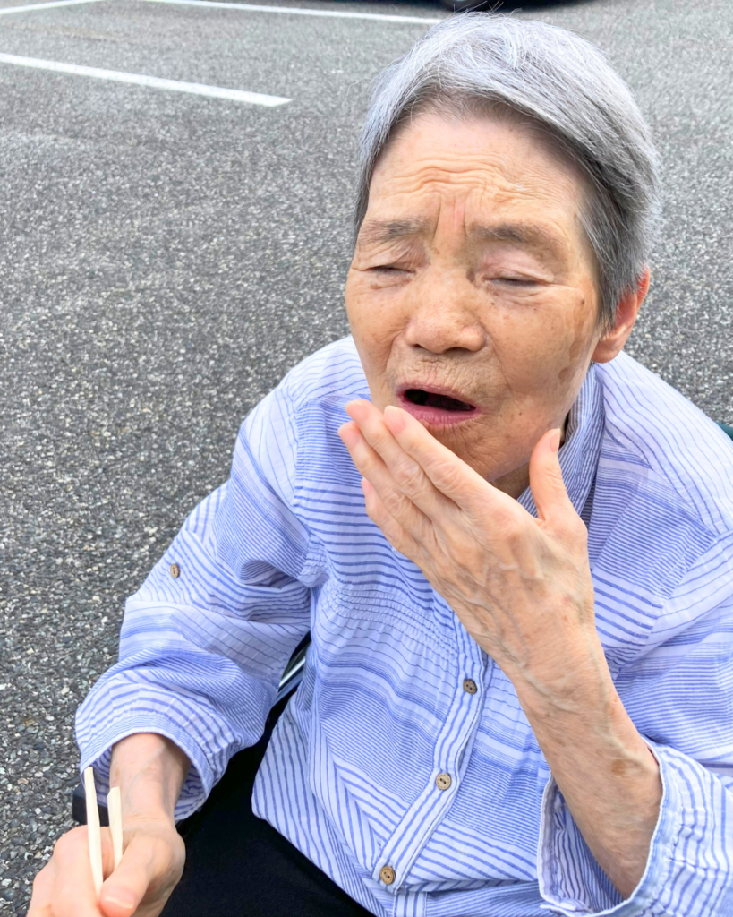 BBQ　駐車場　レク　クッキング　昼食　施設　介護施設　介護付き有料老人ホーム　老人ホーム　カルム皆生　米子　202508-6